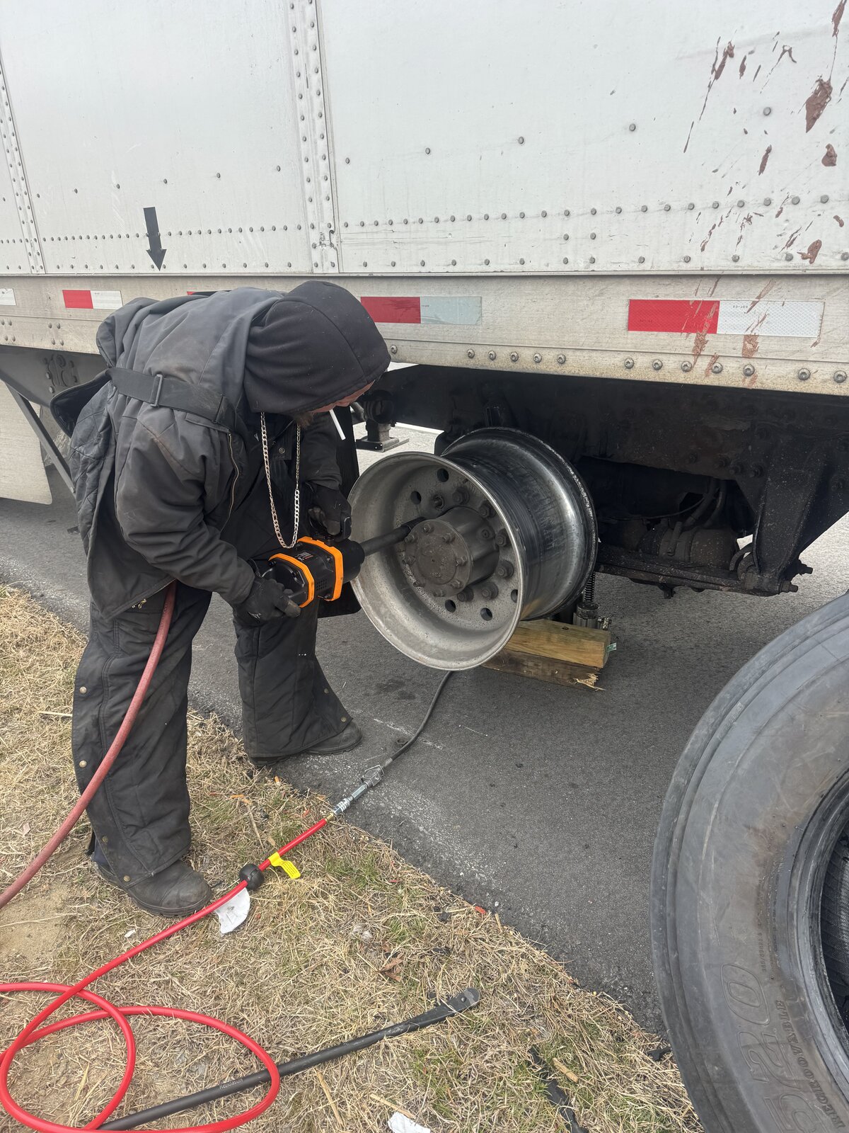 Roadside semi service
